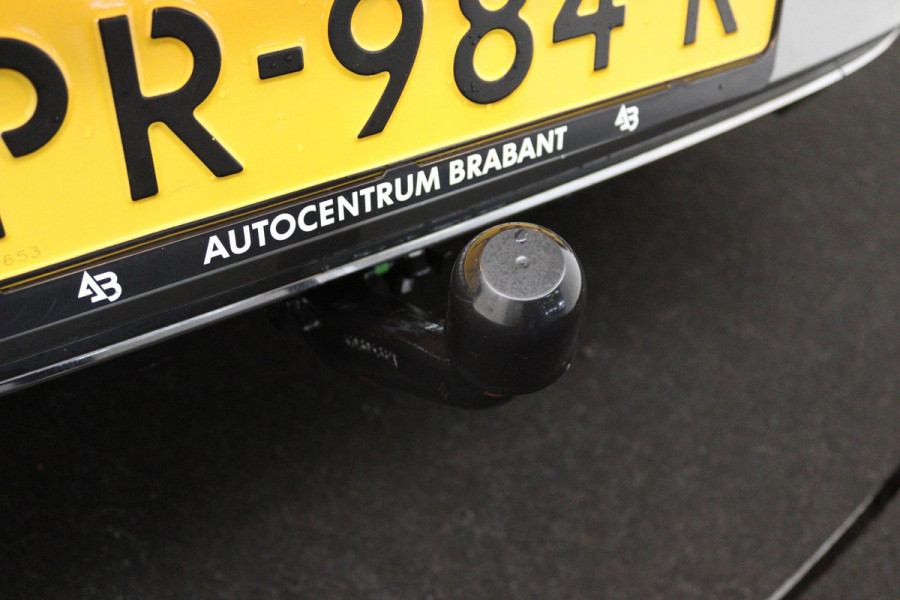 Volkswagen Golf 1.0 TSI Comfortline Business (PARKEERSENSOREN, TREKHAAK, STOELVERWARMING, CRUISE CONTROL, NL-AUTO)