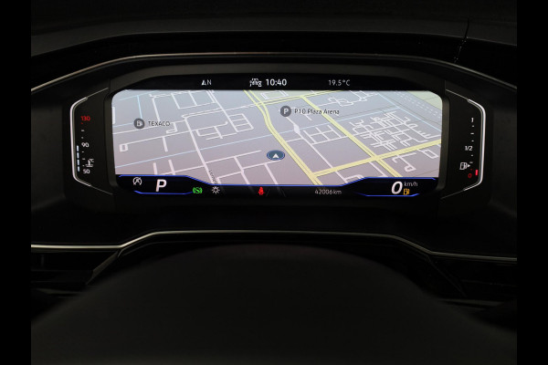 Volkswagen Taigo 1.0 TSI R-Line 110 pk Automaat (DSG) | Navigatie | Panoramadak | Parkeersensoren | Matrix LED koplampen | Adaptieve cruise control | R-line |