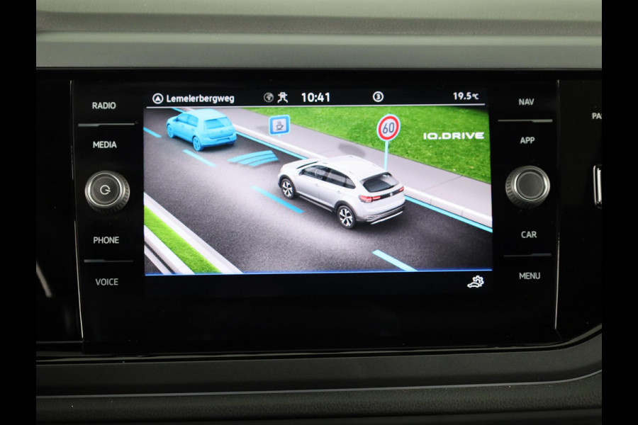 Volkswagen Taigo 1.0 TSI R-Line 110 pk Automaat (DSG) | Navigatie | Panoramadak | Parkeersensoren | Matrix LED koplampen | Adaptieve cruise control | R-line |
