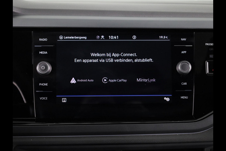 Volkswagen Taigo 1.0 TSI R-Line 110 pk Automaat (DSG) | Navigatie | Panoramadak | Parkeersensoren | Matrix LED koplampen | Adaptieve cruise control | R-line |