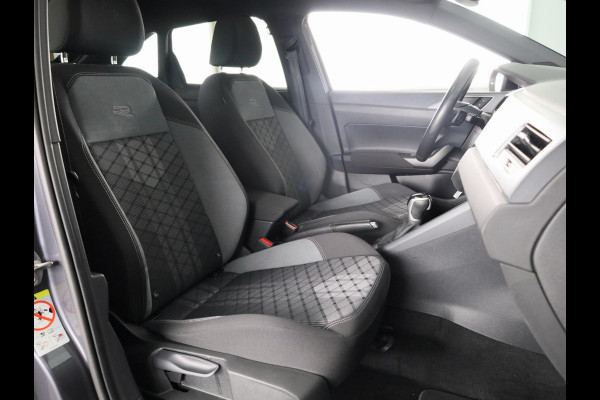 Volkswagen Taigo 1.0 TSI R-Line 110 pk Automaat (DSG) | Navigatie | Panoramadak | Parkeersensoren | Matrix LED koplampen | Adaptieve cruise control | R-line |