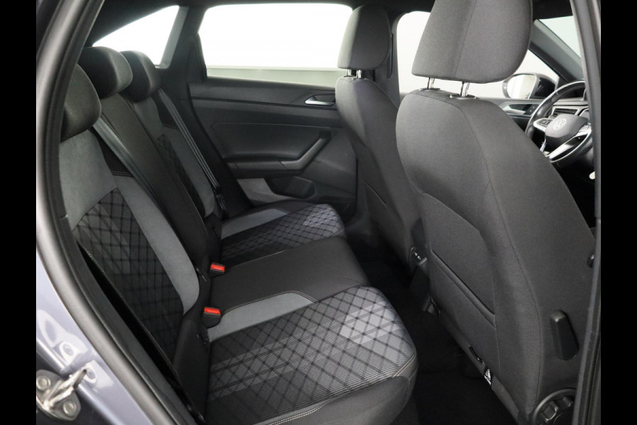 Volkswagen Taigo 1.0 TSI R-Line 110 pk Automaat (DSG) | Navigatie | Panoramadak | Parkeersensoren | Matrix LED koplampen | Adaptieve cruise control | R-line |