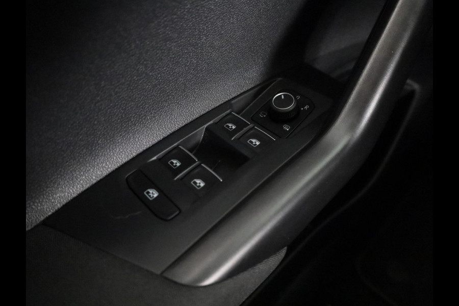 Volkswagen Taigo 1.0 TSI R-Line 110 pk Automaat (DSG) | Navigatie | Panoramadak | Parkeersensoren | Matrix LED koplampen | Adaptieve cruise control | R-line |