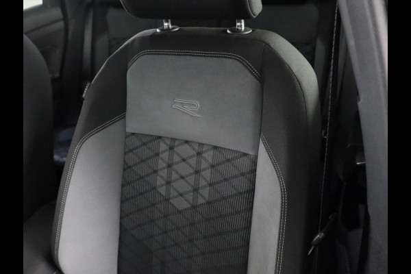 Volkswagen Taigo 1.0 TSI R-Line 110 pk Automaat (DSG) | Navigatie | Panoramadak | Parkeersensoren | Matrix LED koplampen | Adaptieve cruise control | R-line |