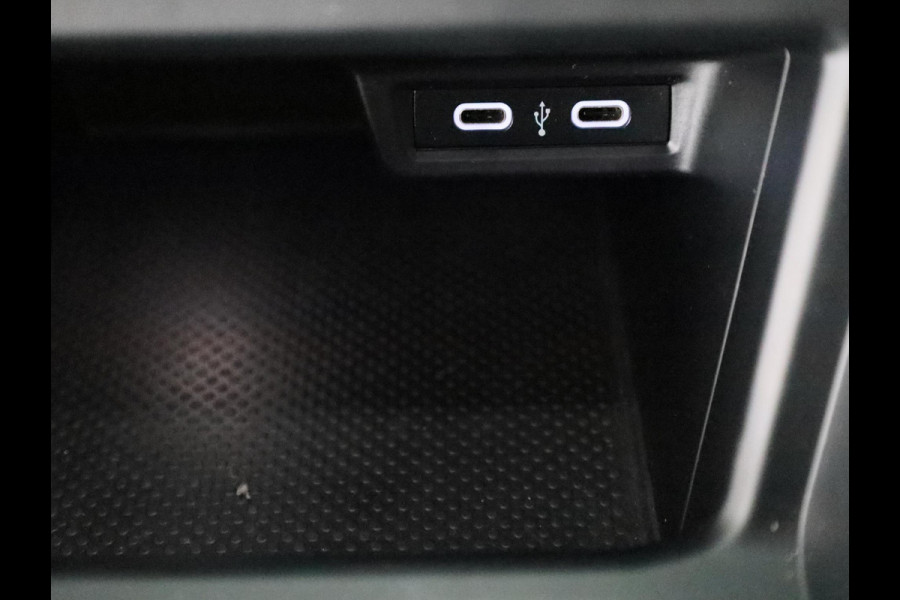 Volkswagen Taigo 1.0 TSI R-Line 110 pk Automaat (DSG) | Navigatie | Panoramadak | Parkeersensoren | Matrix LED koplampen | Adaptieve cruise control | R-line |