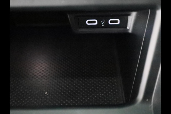 Volkswagen Taigo 1.0 TSI R-Line 110 pk Automaat (DSG) | Navigatie | Panoramadak | Parkeersensoren | Matrix LED koplampen | Adaptieve cruise control | R-line |
