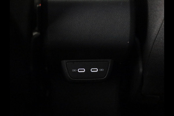 Volkswagen Taigo 1.0 TSI R-Line 110 pk Automaat (DSG) | Navigatie | Panoramadak | Parkeersensoren | Matrix LED koplampen | Adaptieve cruise control | R-line |