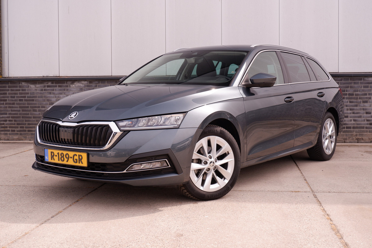 Škoda Octavia Combi 1.5 e-TSI Business Edition Plus | Trekhaak | Head-Up | Carplay | LED | Sfeerverl. | Camera | Memory Škoda Octavia Combi 1.5 e-TSI Business Edition Plus | Trekhaak | Head-Up | Carplay | LED | Sfeerverl. | Camera | Memory
