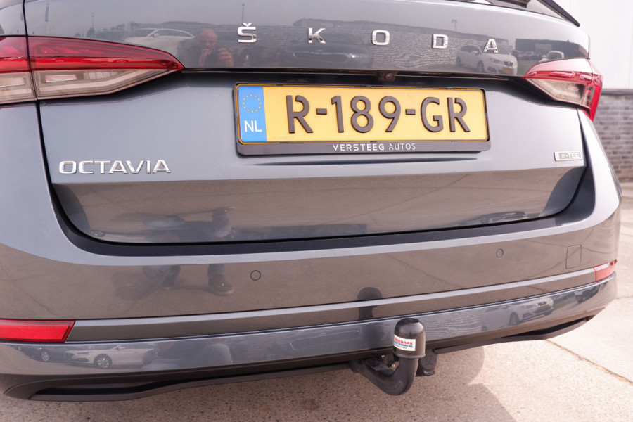 Škoda Octavia Combi 1.5 e-TSI Business Edition Plus | Trekhaak | Head-Up | Carplay | LED | Sfeerverl. | Camera | Memory
