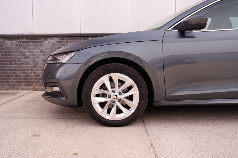 Škoda Octavia Combi 1.5 e-TSI Business Edition Plus | Trekhaak | Head-Up | Carplay | LED | Sfeerverl. | Camera | Memory