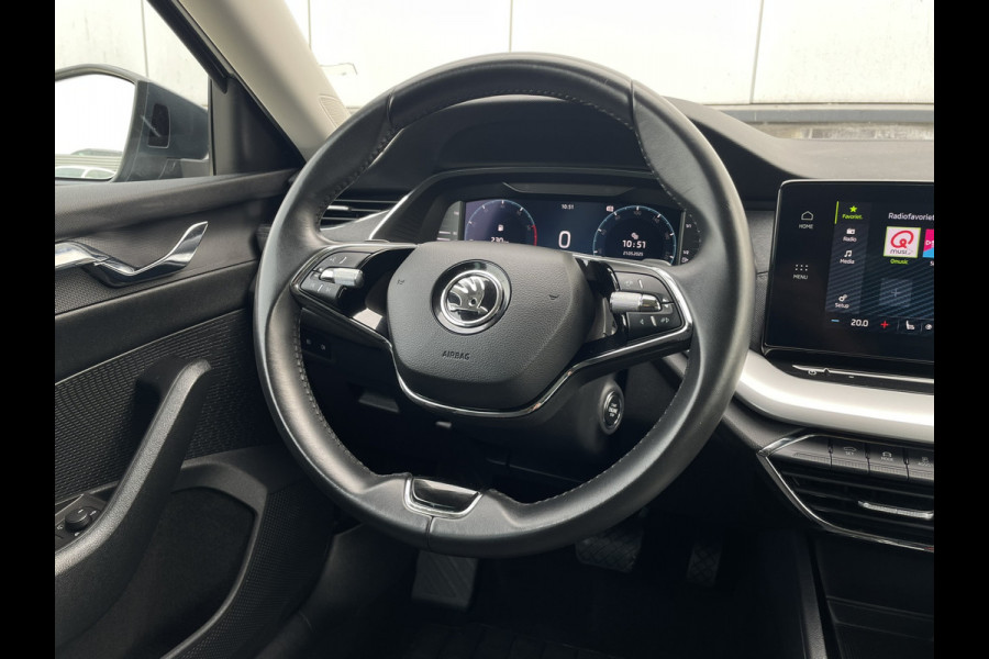 Škoda Octavia Combi 1.5 e-TSI Business Edition Plus | Trekhaak | Head-Up | Carplay | LED | Sfeerverl. | Camera | Memory