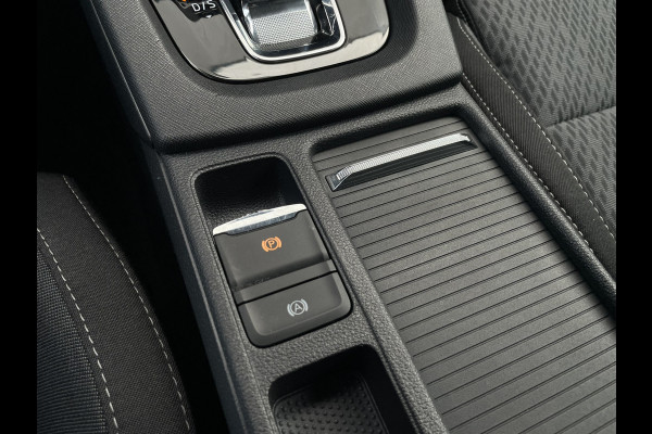 Škoda Octavia Combi 1.5 e-TSI Business Edition Plus | Trekhaak | Head-Up | Carplay | LED | Sfeerverl. | Camera | Memory
