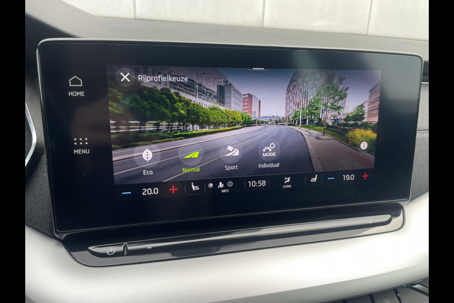 Škoda Octavia Combi 1.5 e-TSI Business Edition Plus | Trekhaak | Head-Up | Carplay | LED | Sfeerverl. | Camera | Memory
