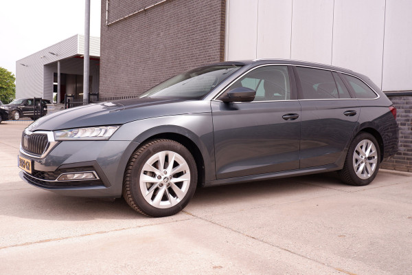 Škoda Octavia Combi 1.5 e-TSI Business Edition Plus | Trekhaak | Head-Up | Carplay | LED | Sfeerverl. | Camera | Memory