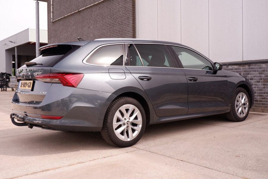 Škoda Octavia Combi 1.5 e-TSI Business Edition Plus | Trekhaak | Head-Up | Carplay | LED | Sfeerverl. | Camera | Memory