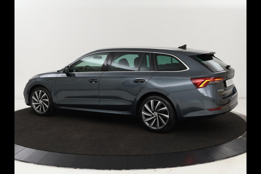 Škoda Octavia 1.4 TSI iV PHEV Business Edition Plus | Stoelverwarming | Head-Up | Adaptive cruise | Camera | Memory | Navigatie | Full LED | Sfeerverlichting | 18'' lichtmetalen velgen