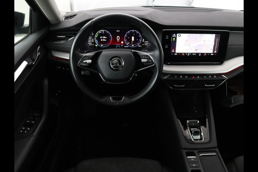 Škoda Octavia 1.4 TSI iV PHEV Business Edition Plus | Stoelverwarming | Head-Up | Adaptive cruise | Camera | Memory | Navigatie | Full LED | Sfeerverlichting | 18'' lichtmetalen velgen