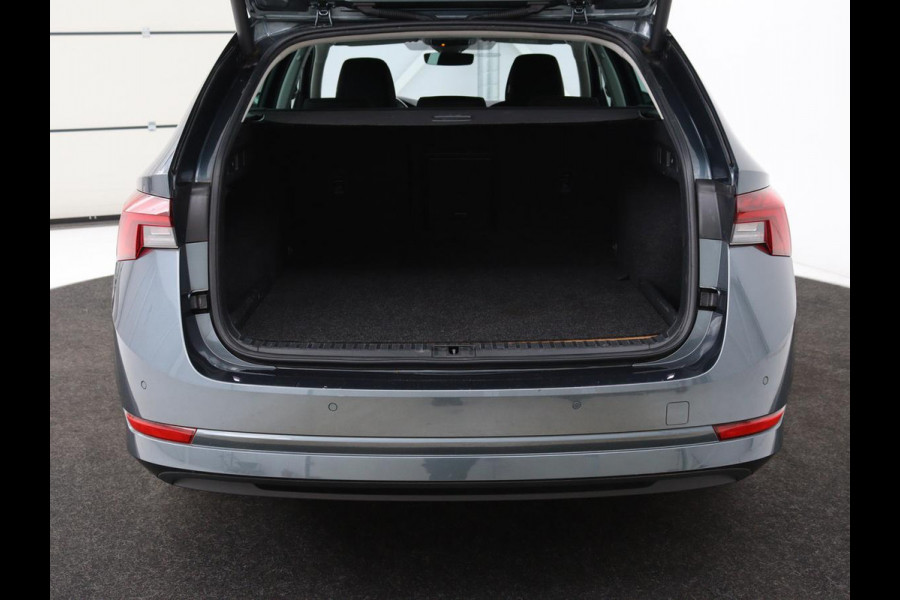 Škoda Octavia 1.4 TSI iV PHEV Business Edition Plus | Stoelverwarming | Head-Up | Adaptive cruise | Camera | Memory | Navigatie | Full LED | Sfeerverlichting | 18'' lichtmetalen velgen