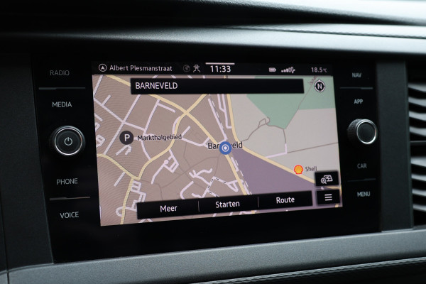 Volkswagen Transporter 2.0 TDI L2H1 150 PK BULLI | LED Koplampen | ACC | Camera | CarPlay | Trekhaak | 3-Zitter | Marge | BTW & BPM Vrij | Dealer onderhouden | Nieuwe distributieriem