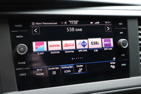 Volkswagen Transporter 2.0 TDI L2H1 150 PK BULLI | LED Koplampen | ACC | Camera | CarPlay | Trekhaak | 3-Zitter | Marge | BTW & BPM Vrij | Dealer onderhouden | Nieuwe distributieriem