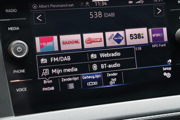 Volkswagen Transporter 2.0 TDI L2H1 150 PK BULLI | LED Koplampen | ACC | Camera | CarPlay | Trekhaak | 3-Zitter | Marge | BTW & BPM Vrij | Dealer onderhouden | Nieuwe distributieriem