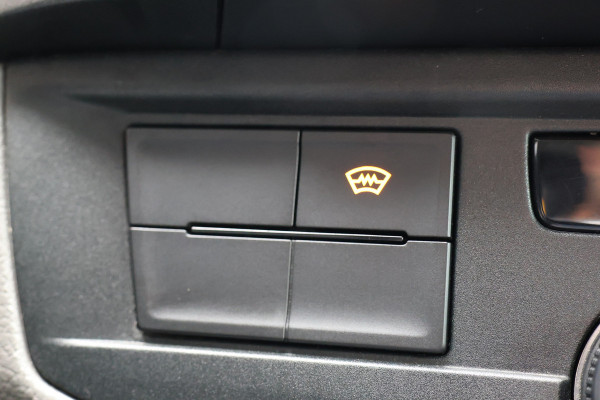 Volkswagen Transporter 2.0 TDI L2H1 150 PK BULLI | LED Koplampen | ACC | Camera | CarPlay | Trekhaak | 3-Zitter | Marge | BTW & BPM Vrij | Dealer onderhouden | Nieuwe distributieriem