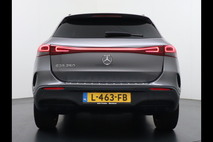 Mercedes-Benz EQA AUT. 250 67kWh AMG Camera Navi Mercedes & Me Apps Apple Carplay Android LED-high-performance WiFi-vb. Multi-Media Active-Park+Re 18" Dodehoek-assistent MBUX-infotainmentsysteem+ spraakbediening Dual-Ecc  Advance Multi-Media WiFi-vb.Licht+RegenSensor Int.Noodoproep Progressive SpoorAssist BordHerkenning Voetganger-Besch Zitcomfortpakket Alu-Dakrails Aut.Gr/Licht Actieve Rem+spoorassistent Orig.NLse auto 8jr/160dkm garantie-accu