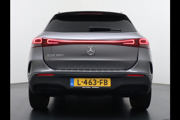 Mercedes-Benz EQA AUT. 250 67kWh AMG Camera Navi Mercedes & Me Apps Apple Carplay Android LED-high-performance WiFi-vb. Multi-Media Active-Park+Re 18" Dodehoek-assistent MBUX-infotainmentsysteem+ spraakbediening Dual-Ecc  Advance Multi-Media WiFi-vb.Licht+RegenSensor Int.Noodoproep Progressive SpoorAssist BordHerkenning Voetganger-Besch Zitcomfortpakket Alu-Dakrails Aut.Gr/Licht Actieve Rem+spoorassistent Orig.NLse auto 8jr/160dkm garantie-accu