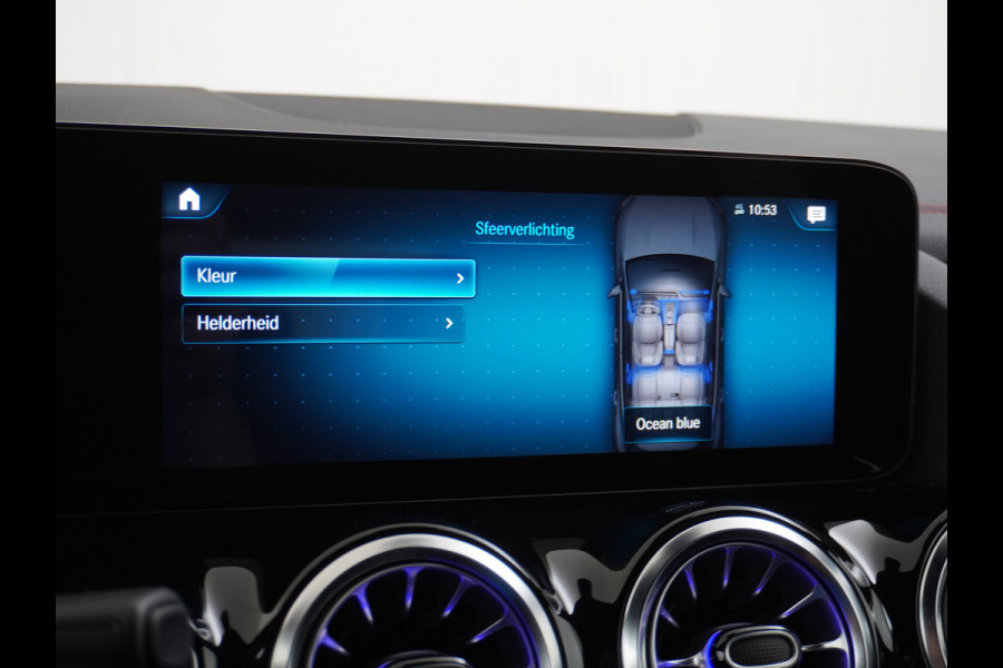 Mercedes-Benz EQA AUT. 250 67kWh AMG Camera Navi Mercedes & Me Apps Apple Carplay Android LED-high-performance WiFi-vb. Multi-Media Active-Park+Re 18" Dodehoek-assistent MBUX-infotainmentsysteem+ spraakbediening Dual-Ecc  Advance Multi-Media WiFi-vb.Licht+RegenSensor Int.Noodoproep Progressive SpoorAssist BordHerkenning Voetganger-Besch Zitcomfortpakket Alu-Dakrails Aut.Gr/Licht Actieve Rem+spoorassistent Orig.NLse auto 8jr/160dkm garantie-accu