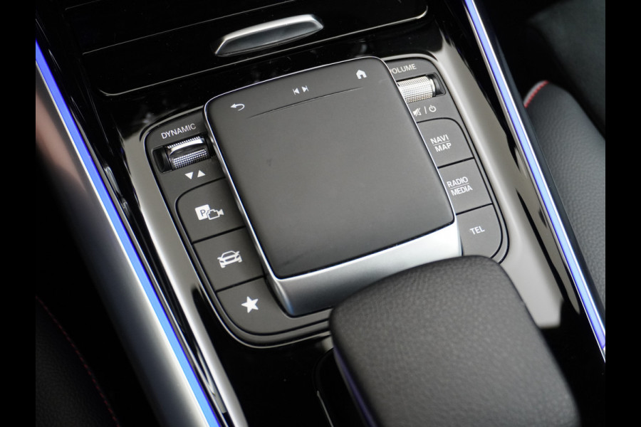 Mercedes-Benz EQA AUT. 250 67kWh AMG Camera Navi Mercedes & Me Apps Apple Carplay Android LED-high-performance WiFi-vb. Multi-Media Active-Park+Re 18" Dodehoek-assistent MBUX-infotainmentsysteem+ spraakbediening Dual-Ecc  Advance Multi-Media WiFi-vb.Licht+RegenSensor Int.Noodoproep Progressive SpoorAssist BordHerkenning Voetganger-Besch Zitcomfortpakket Alu-Dakrails Aut.Gr/Licht Actieve Rem+spoorassistent Orig.NLse auto 8jr/160dkm garantie-accu