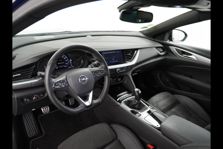 Opel Insignia Sports Tourer D 123pk Led-Matrix Trekhaak Ultimate Navi-Pro Alcantara-Leer 20"lm Adaptive-Cruise Camera Apple-Carplay Sportstoel DAB+ Licht+Regensensor Privacy Glas Lane-assist LED achterlichten AGR Flexfold Innovation Ultimate Volledig Dealer-Onderhouden EURO6 1.625kg Trekvermogen! € 45.000 nieuw