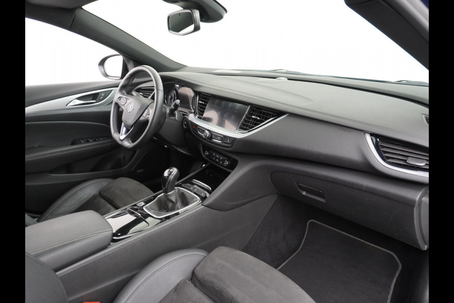 Opel Insignia Sports Tourer D 123pk Led-Matrix Trekhaak Ultimate Navi-Pro Alcantara-Leer 20"lm Adaptive-Cruise Camera Apple-Carplay Sportstoel DAB+ Licht+Regensensor Privacy Glas Lane-assist LED achterlichten AGR Flexfold Innovation Ultimate Volledig Dealer-Onderhouden EURO6 1.625kg Trekvermogen! € 45.000 nieuw