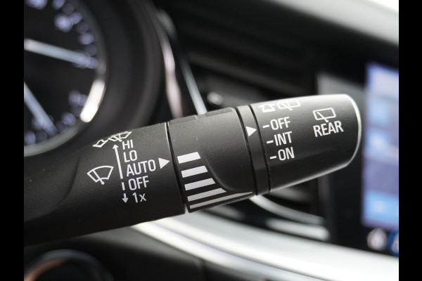 Opel Insignia Sports Tourer D 123pk Led-Matrix Trekhaak Ultimate Navi-Pro Alcantara-Leer 20"lm Adaptive-Cruise Camera Apple-Carplay Sportstoel DAB+ Licht+Regensensor Privacy Glas Lane-assist LED achterlichten AGR Flexfold Innovation Ultimate Volledig Dealer-Onderhouden EURO6 1.625kg Trekvermogen! € 45.000 nieuw