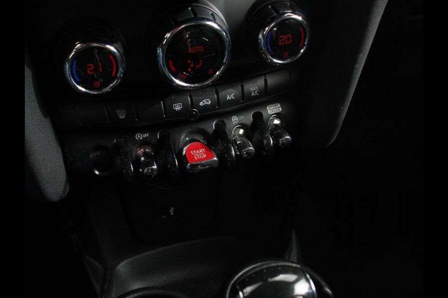 MINI Mini 1.5 Cooper Essential Trim Climate control Navigatie Cruise control LED Parkeersensoren Apple carplay/ Android Auto Lichtmetalen velgen