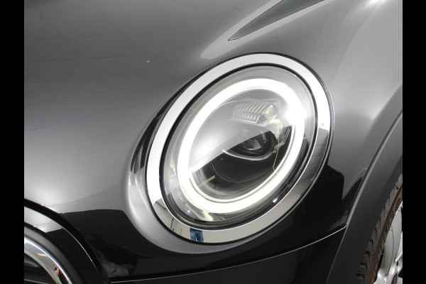 MINI Mini 1.5 Cooper Essential Trim Climate control Navigatie Cruise control LED Parkeersensoren Apple carplay/ Android Auto Lichtmetalen velgen
