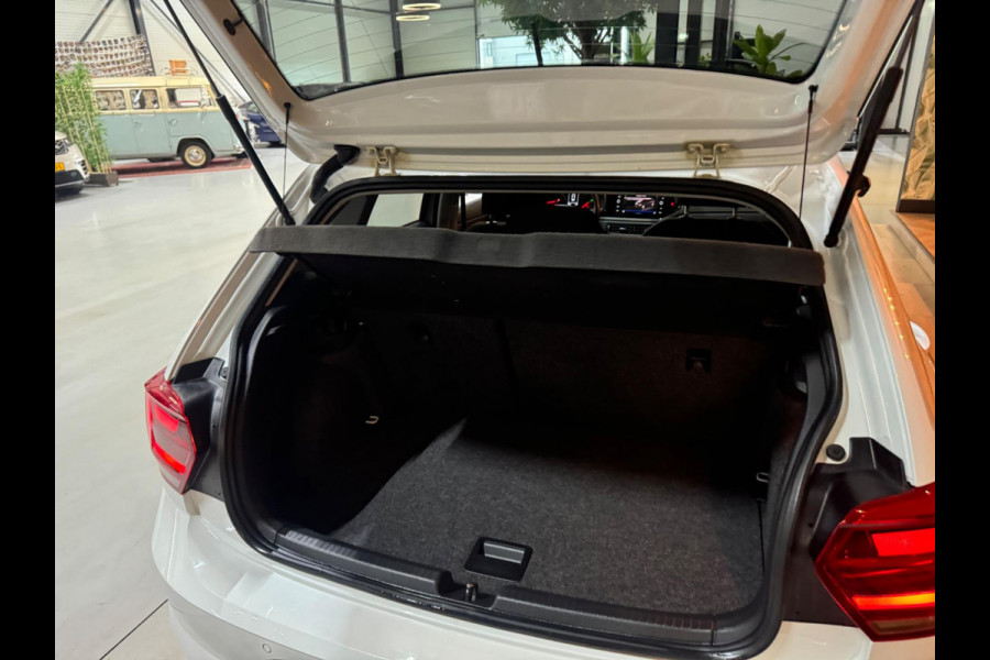 Volkswagen Polo 1.0 TSI Style Garantie CarPlay Adoptieve Cruise StoelVW PDC Navi Led Rijklaar