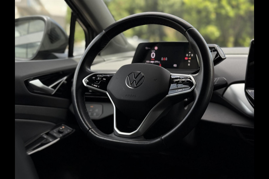 Volkswagen ID.4 Pure 52 kWh | Navi | Camera | Warmtepomp | Keyless |