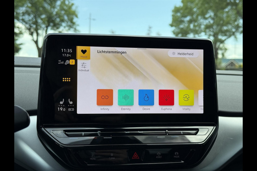Volkswagen ID.4 Pure 52 kWh | Navi | Camera | Warmtepomp | Keyless |
