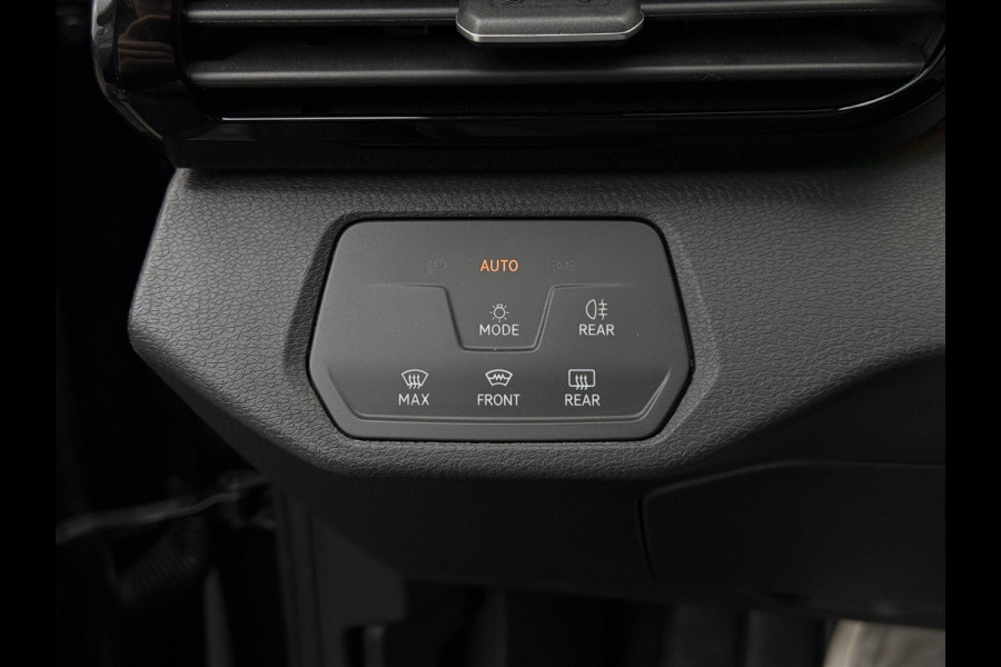 Volkswagen ID.4 Pure 52 kWh | Navi | Camera | Warmtepomp | Keyless |