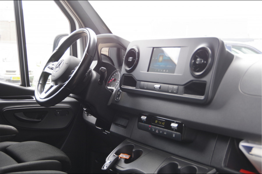 Mercedes-Benz Sprinter 319 3.0 V6 3P, AUT. LED, CAMERA, CRUISE, LEDER STUUR, NAVI BY APPLE CARPLAY, STANDKACHEL