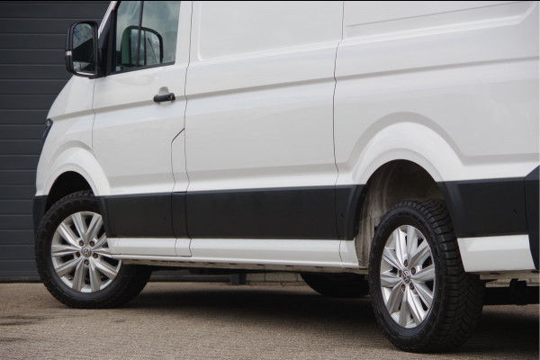 Volkswagen Crafter 35 2.0 TDI L3H3(L2H2) 140PK AUT. TREKHAAK, CAMERA, NAVI, CRUISE, DAB, AIRCO, PARKEERSENSOREN, APPLE CARPLAY, NL AUTO, NAP