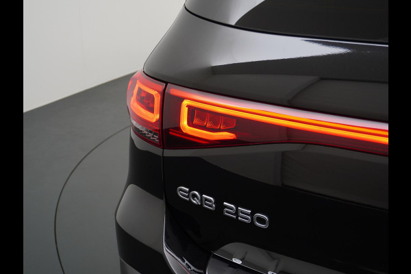 Mercedes-Benz EQB 250 Luxury Line 67 kWh CAMERA | AMBILIGHT | RIJKLAARPRIJS INCL. 12MND BOVAG