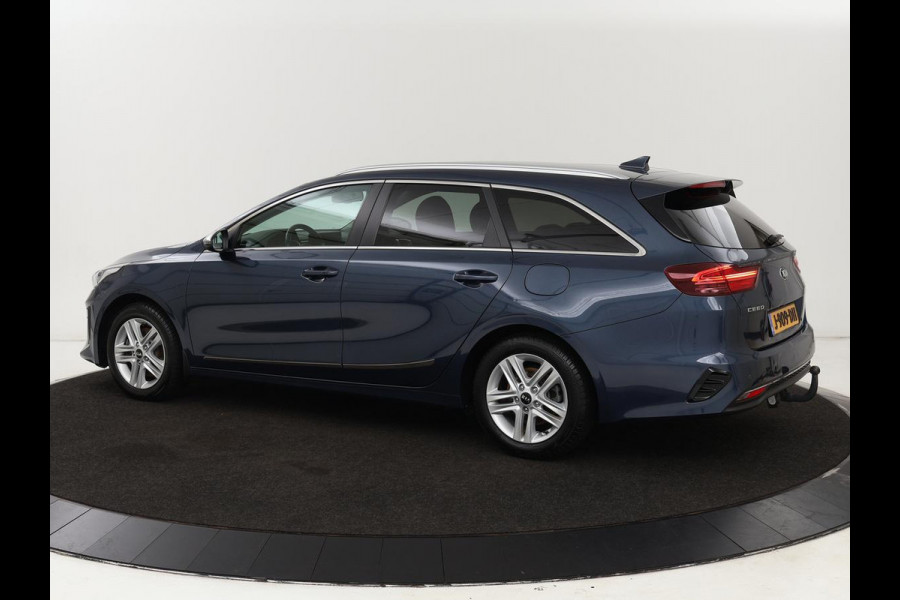 Kia Ceed 1.0 T-GDi DynamicPlusLine | Stoel & stuurverwarming | Trekhaak | Carplay | Camera | Half leder | Navigatie | Keyless