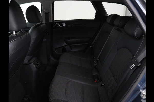 Kia Ceed 1.0 T-GDi DynamicPlusLine | Stoel & stuurverwarming | Trekhaak | Carplay | Camera | Half leder | Navigatie | Keyless