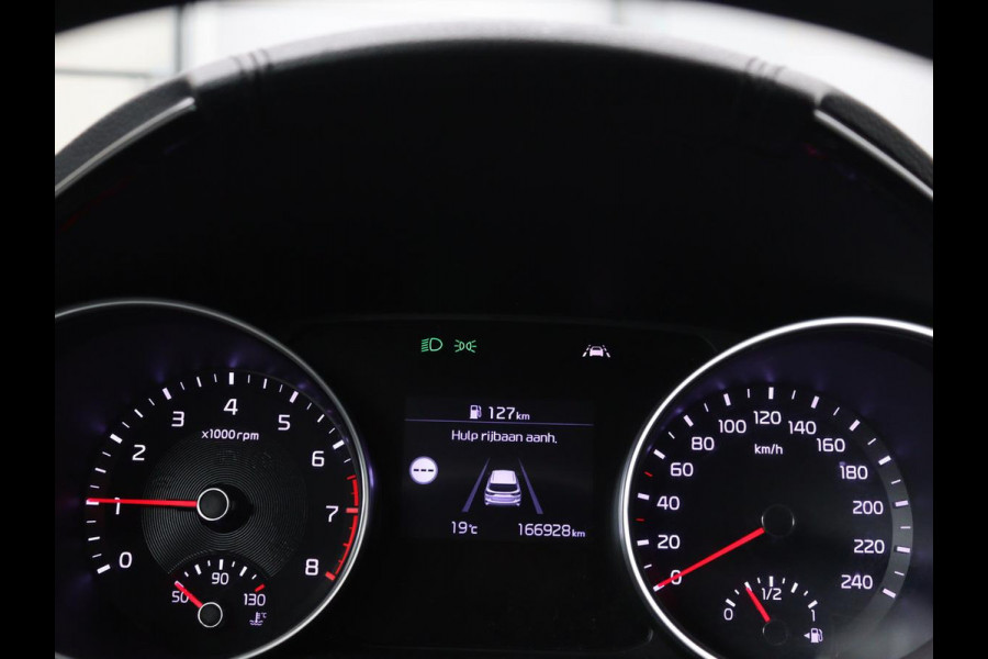 Kia Ceed 1.0 T-GDi DynamicPlusLine | Stoel & stuurverwarming | Trekhaak | Carplay | Camera | Half leder | Navigatie | Keyless