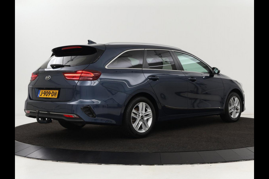 Kia Ceed 1.0 T-GDi DynamicPlusLine | Stoel & stuurverwarming | Trekhaak | Carplay | Camera | Half leder | Navigatie | Keyless