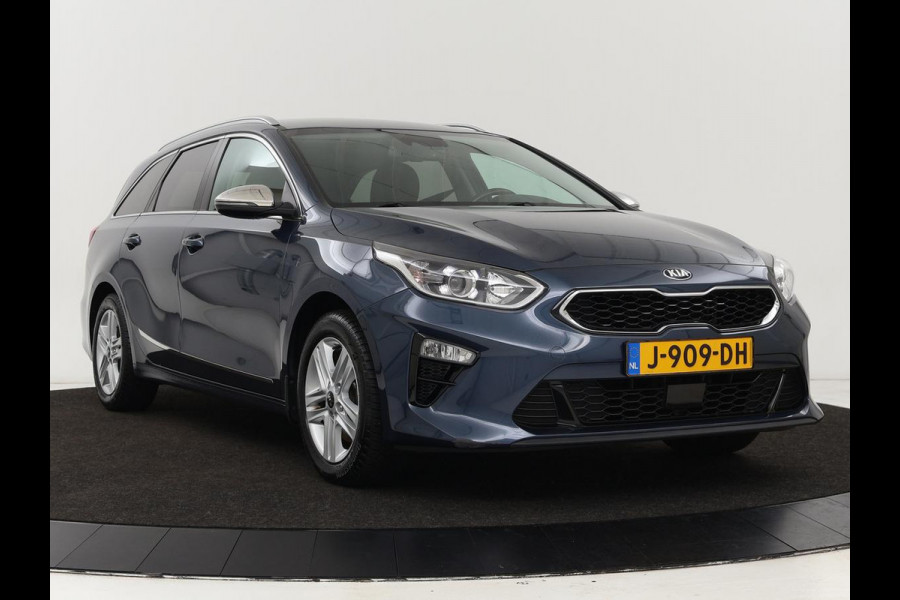 Kia Ceed 1.0 T-GDi DynamicPlusLine | Stoel & stuurverwarming | Trekhaak | Carplay | Camera | Half leder | Navigatie | Keyless