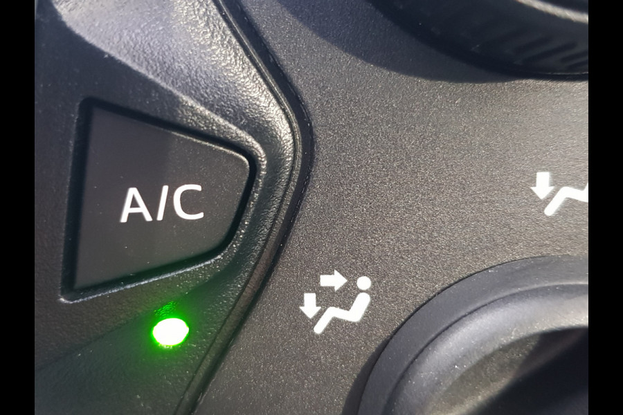 Peugeot 108 1.0 e-VTi Blue Lion uitvoering airco 1e eigenaar !!!!