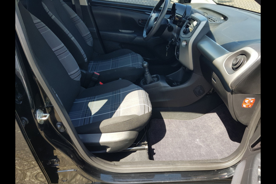 Peugeot 108 1.0 e-VTi Blue Lion uitvoering airco 1e eigenaar !!!!
