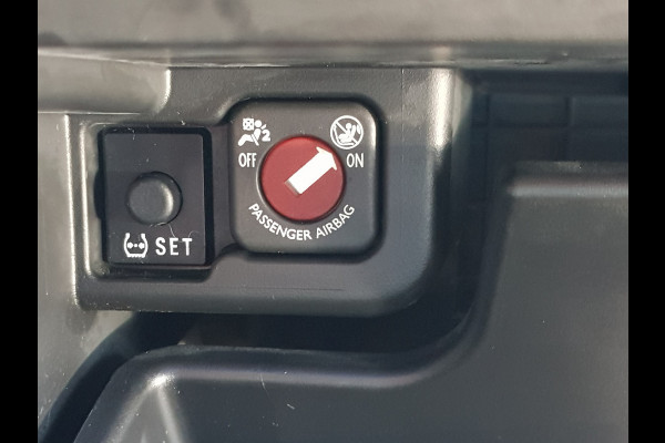 Peugeot 108 1.0 e-VTi Blue Lion uitvoering airco 1e eigenaar !!!!